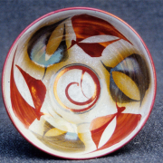 c) Cuenco 26 cm de ancho. lustres de cobre e plata. Alan Caiger-Smith.