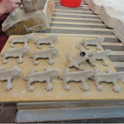 v) The dragons on the left are cleaned, on the right to be cleaned.
